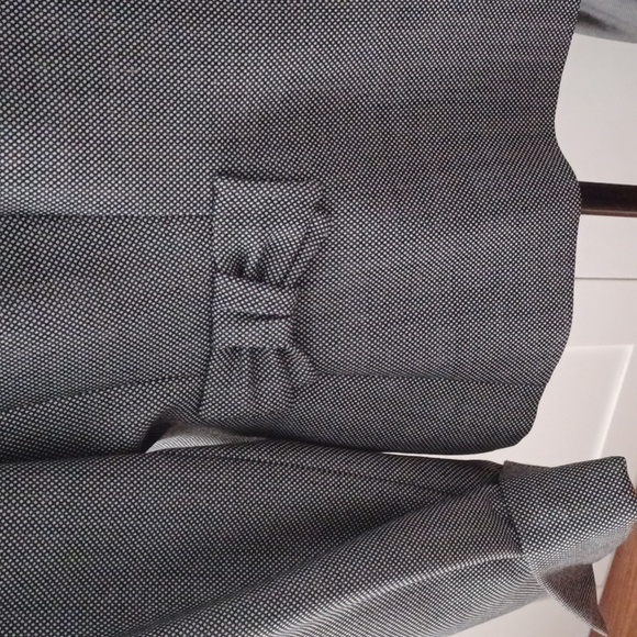 Tahari skirt suit - Picture 4 of 8